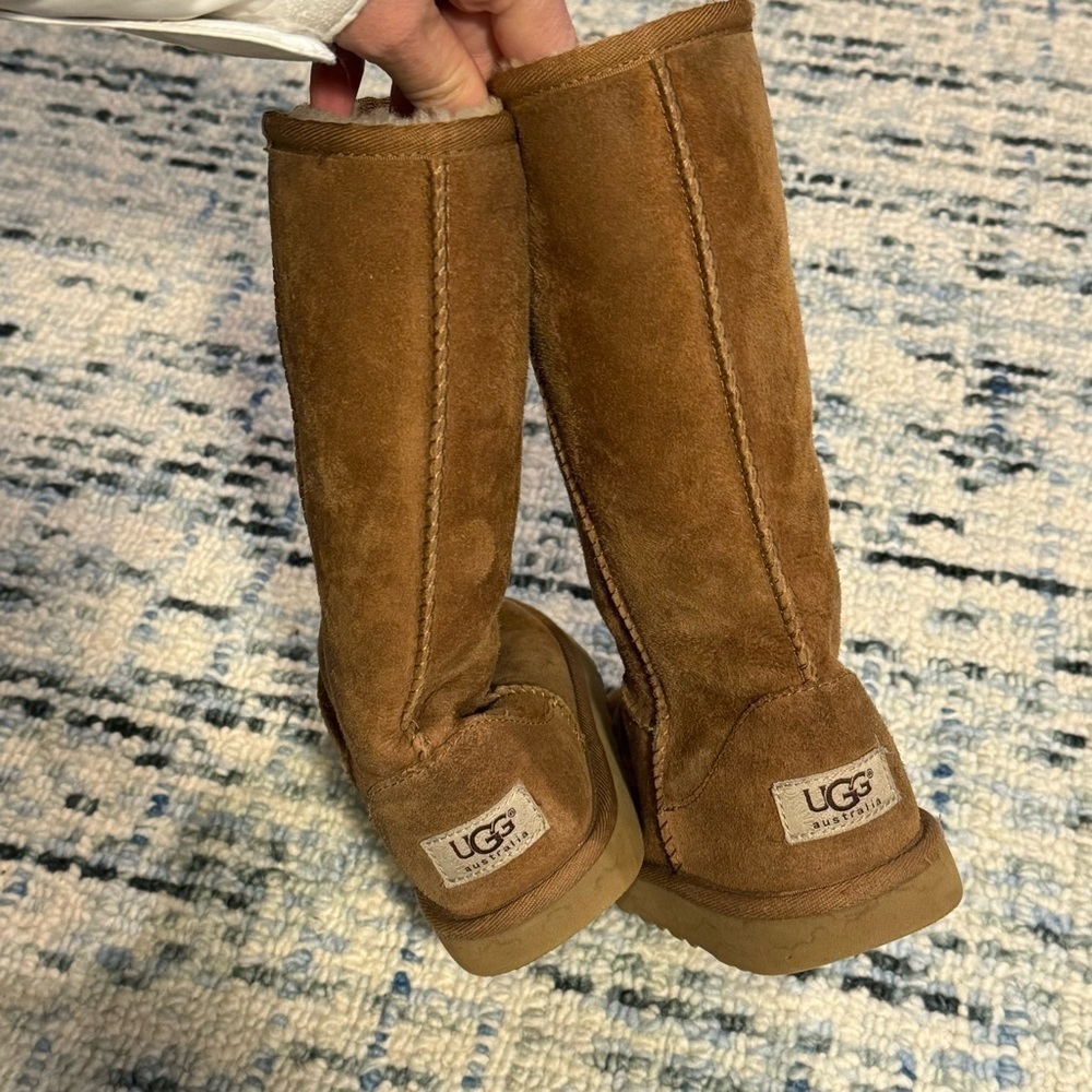 UGG Classic Tall Boot, Youth size 2 - Picture 7 of 12